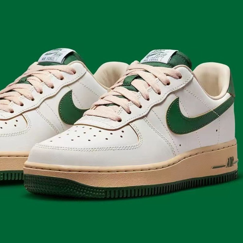 NIKE AIR FORCE1